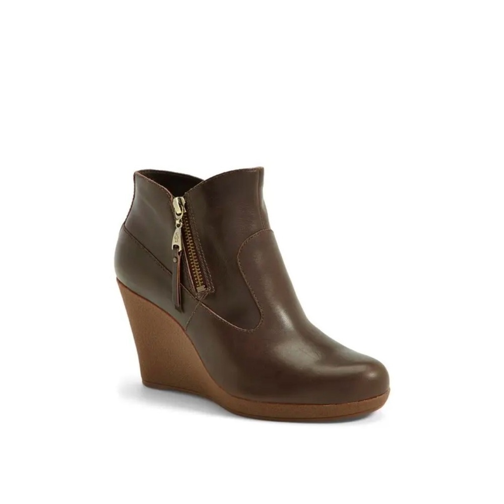 8.5 UGG Meredith Wedge Bootie EUC